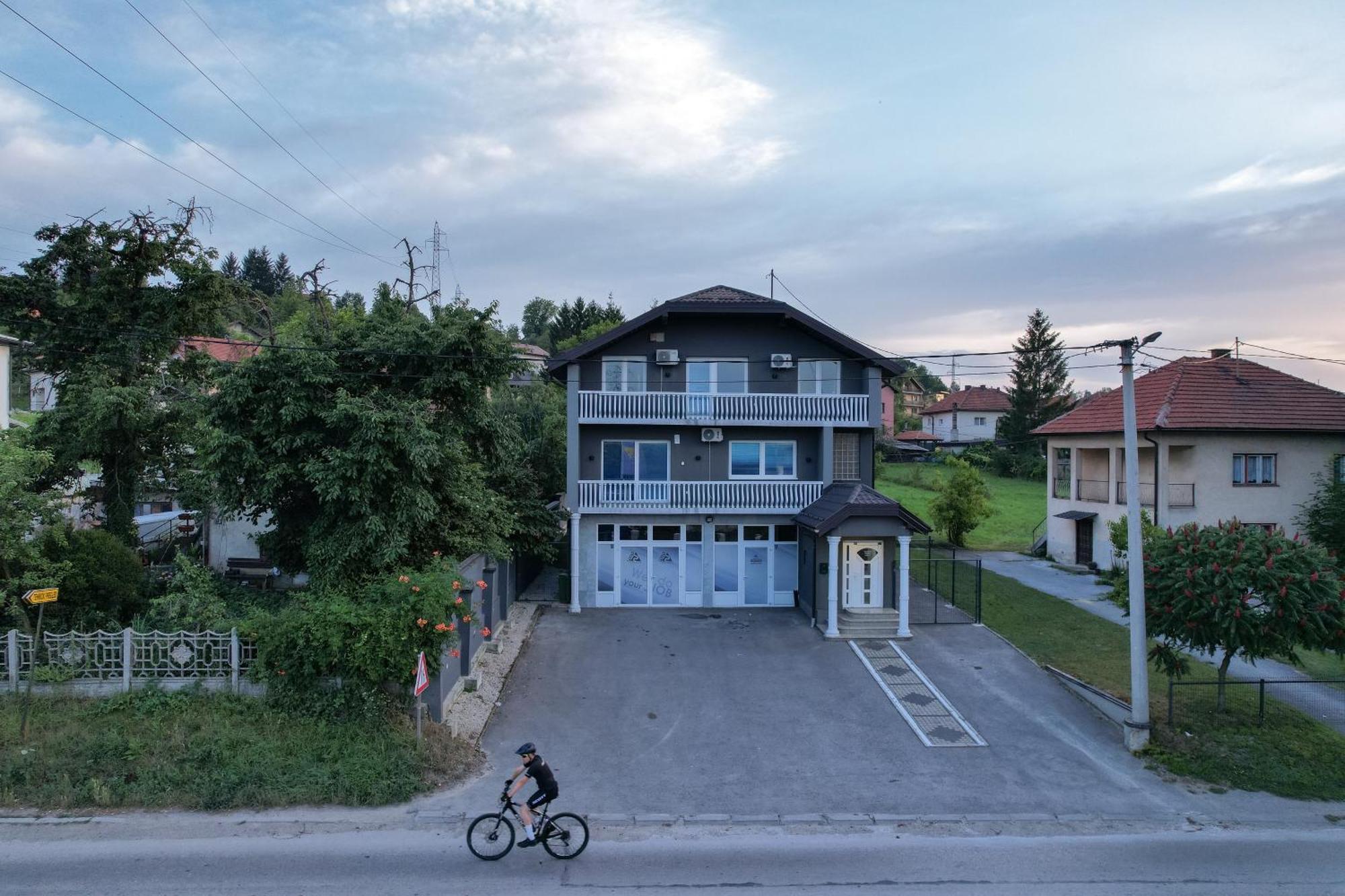 Evergreen Apartments Visoko Luaran gambar